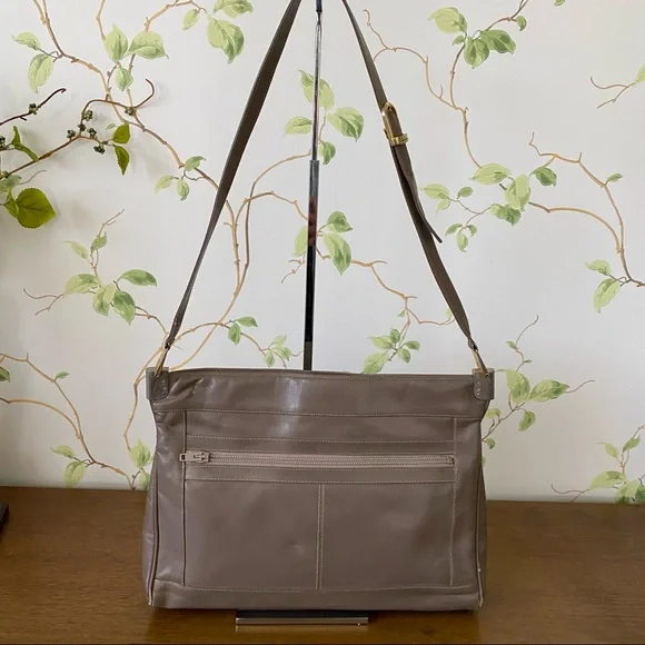 Vintage Lou Taylor Handbag with Mirror and Coin Purse - Picture 10 of 16